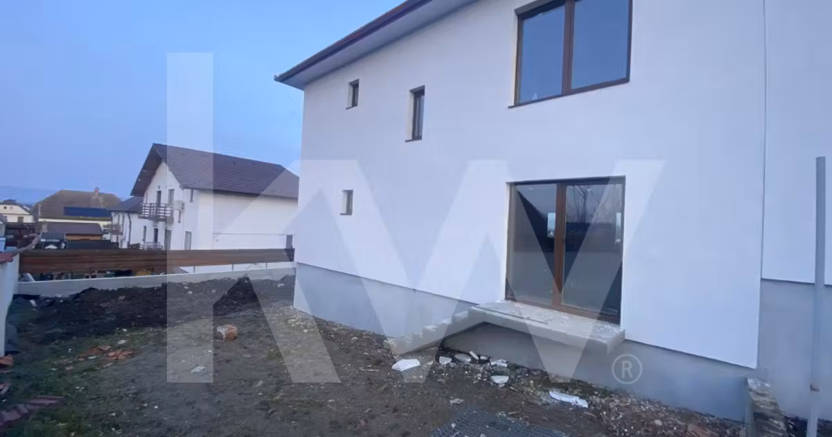 Duplex de vânzare cu 4 camere în Șura Mică