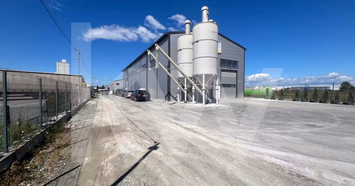 Spațiu industrial de vânzare de 600.00 mp, în Șura Mică