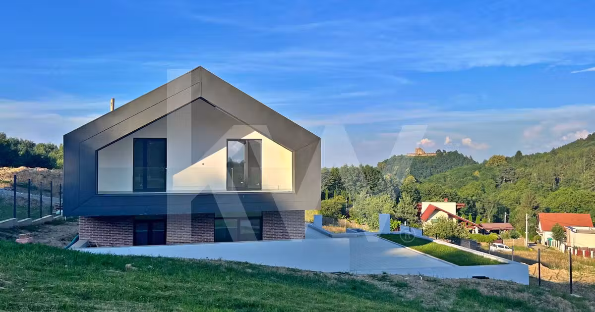 Casă individuală de vânzare cu 5 camere în Cisnădioara