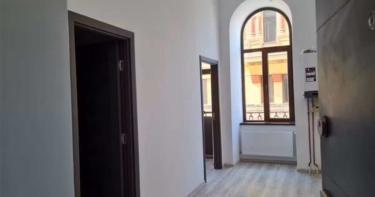 Apartament de vânzare cu 2 camere în zona Ultracentral, Arad