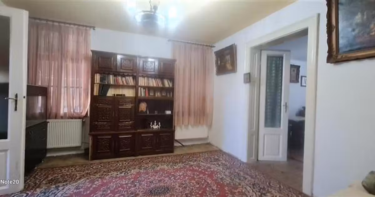 Apartament de vânzare cu 3 camere în zona Ultracentral, Arad