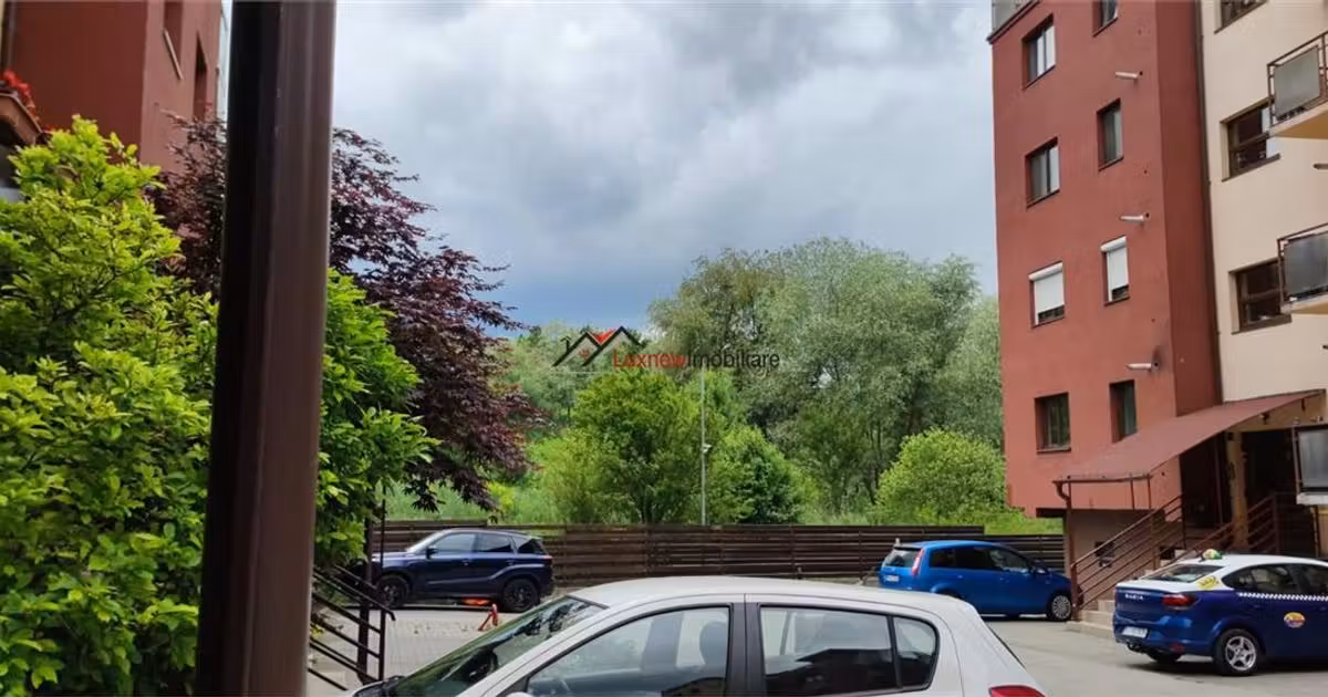 Apartament de vânzare cu 3 camere, mobilat în Florești