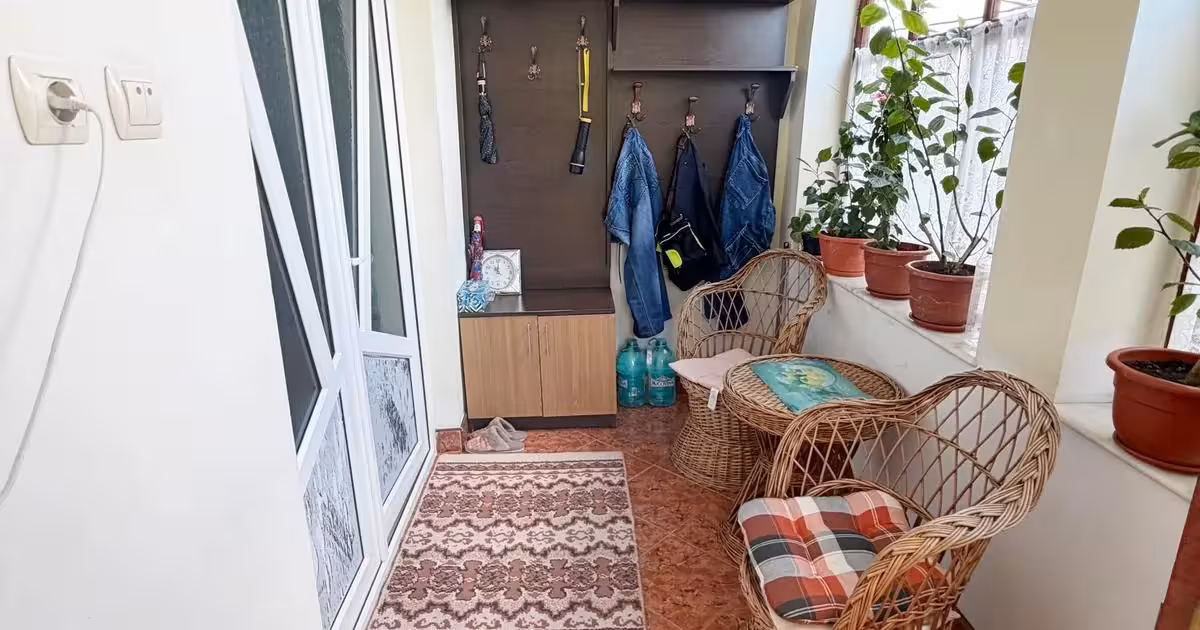 Casă de vânzare cu 5 camere în zona Est, Tulcea
