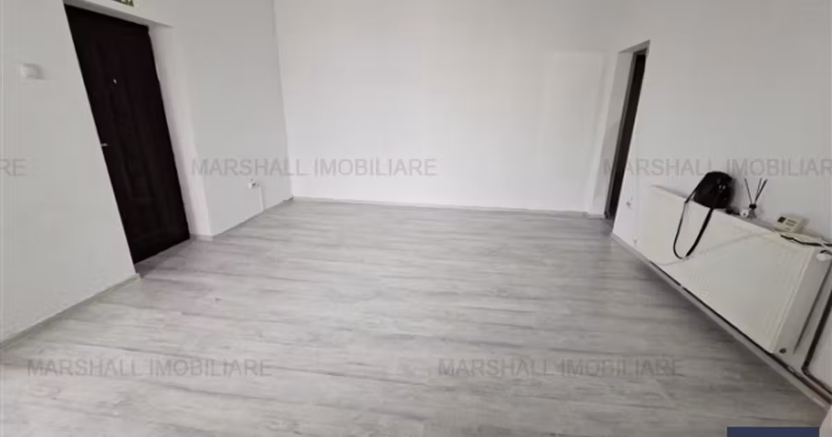 Apartament de vânzare cu 4 camere în zona Central, Ploiești
