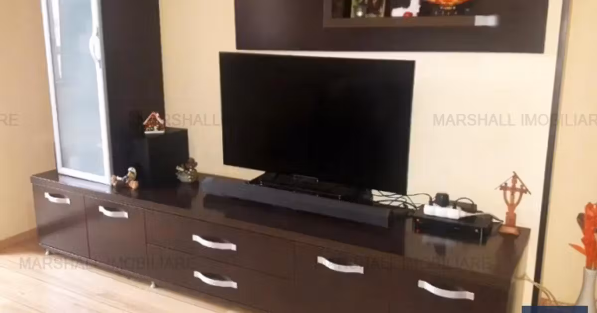 Apartament de vânzare cu 3 camere în zona Ultracentral, Ploiești