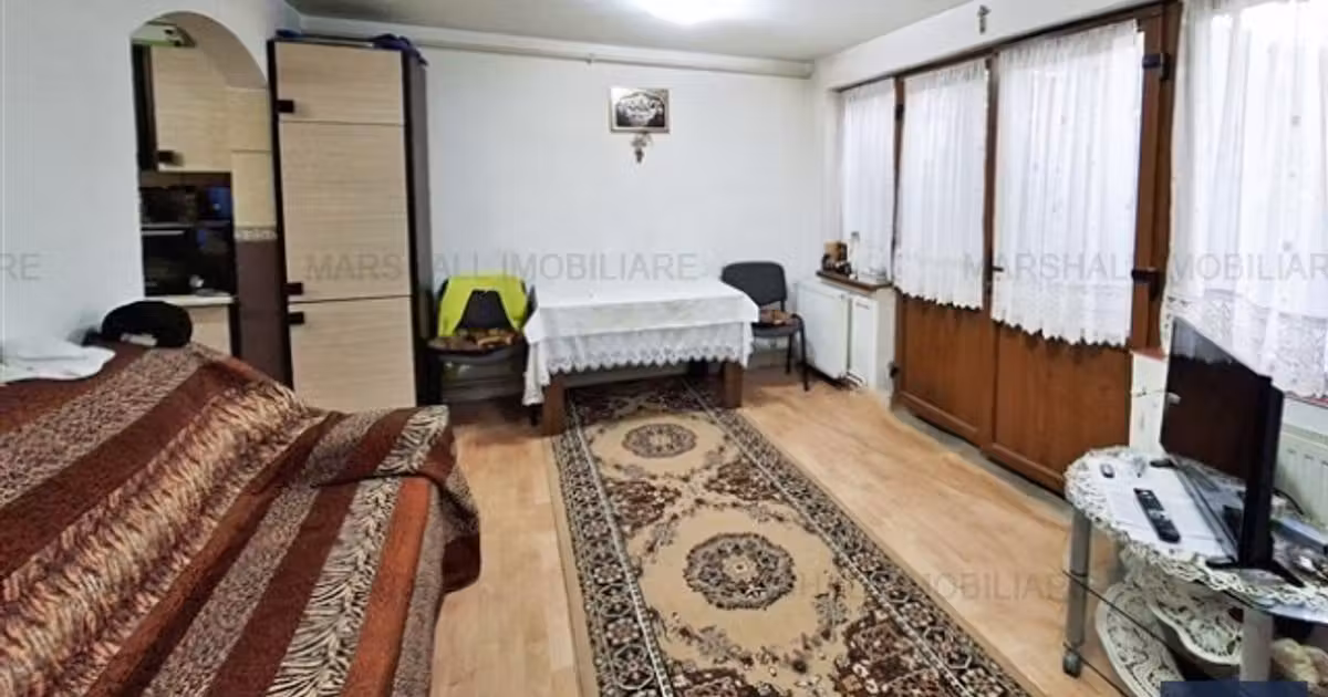 Casă de vânzare cu 4 camere, mobilată în zona Transilvaniei, Ploiești