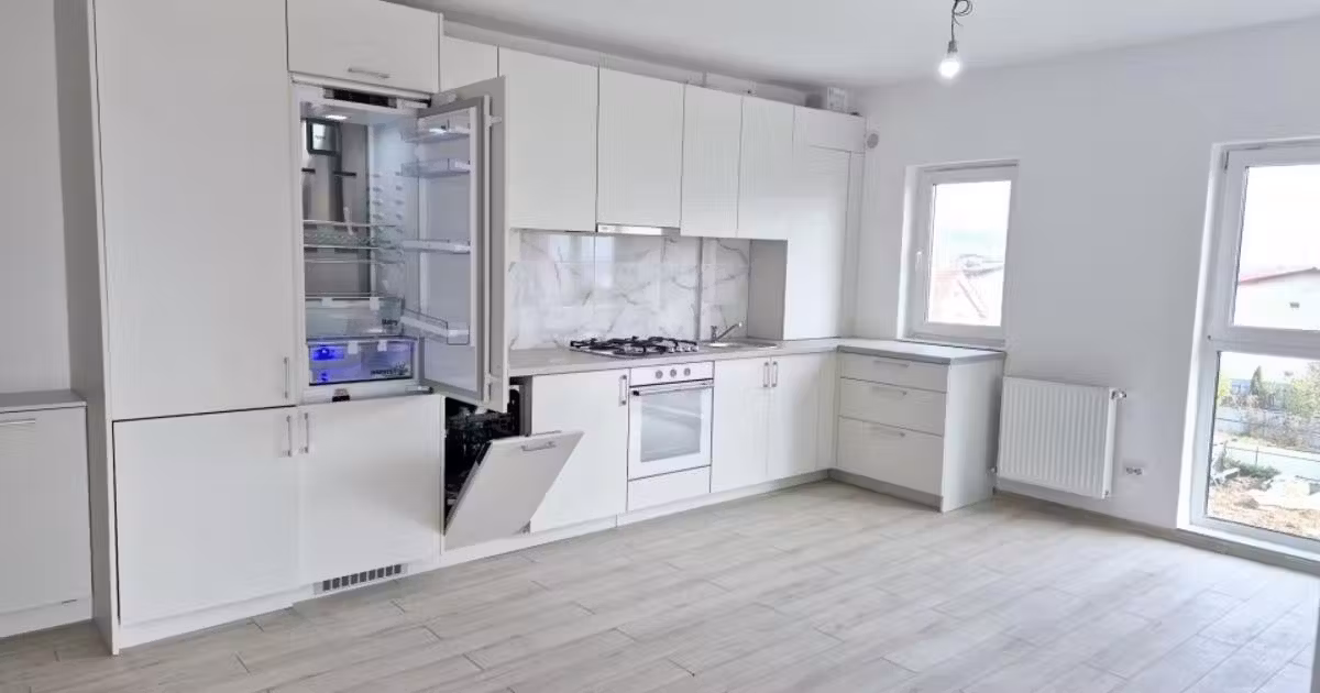 Apartament de vânzare cu 3 camere, mobilat în Florești