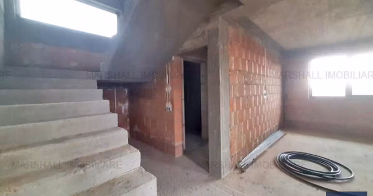 Casă de vânzare cu 5 camere în Păulești