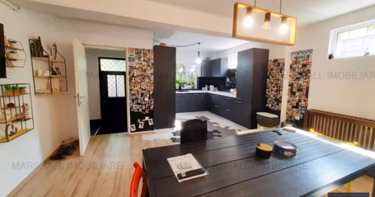 Casă de vânzare cu 6 camere în zona B-dul București, Ploiești