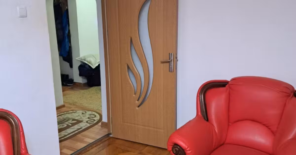 Apartament de vânzare cu 3 camere, mobilat în zona Gării, Brăila