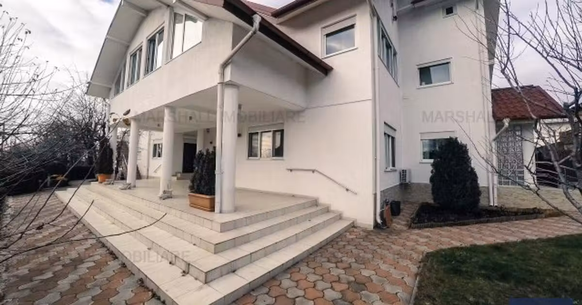 Casă de vânzare cu 7 camere, mobilată în Băicoi
