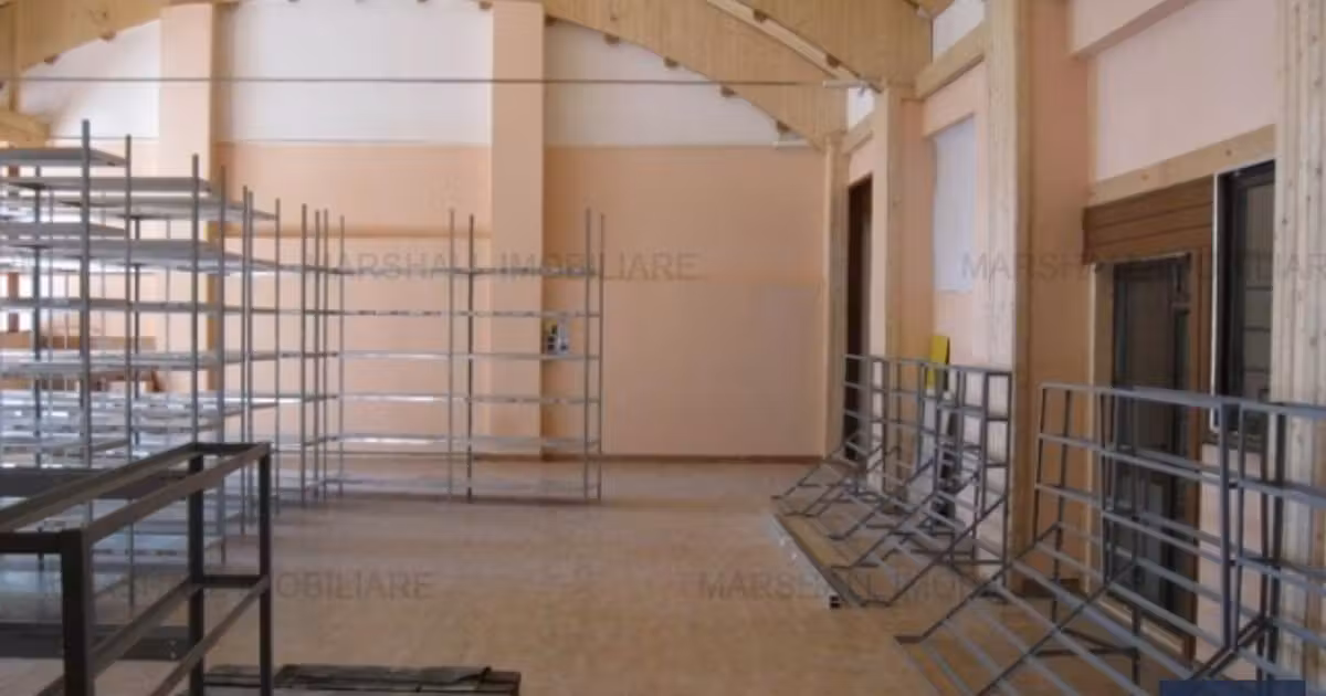 Spațiu industrial de vânzare 706 mp în zona Nord, Ploiești