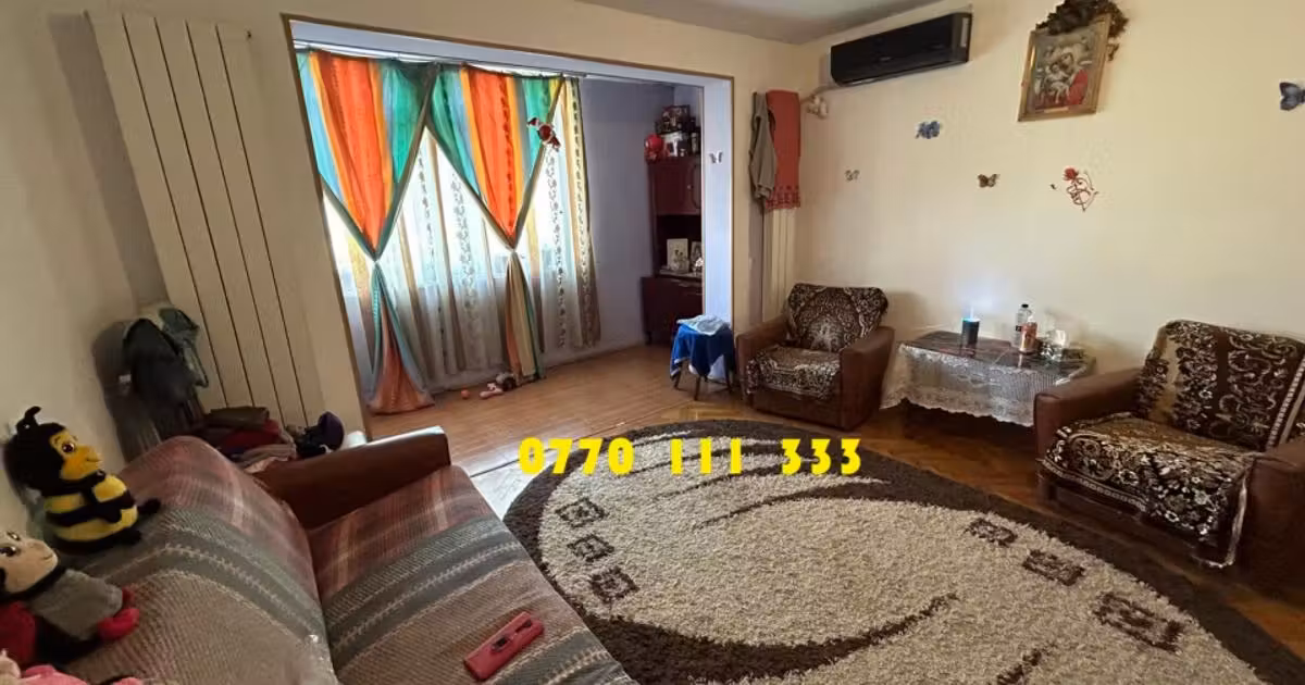 Apartament de vânzare cu 3 camere în zona Hipodrom, Brăila