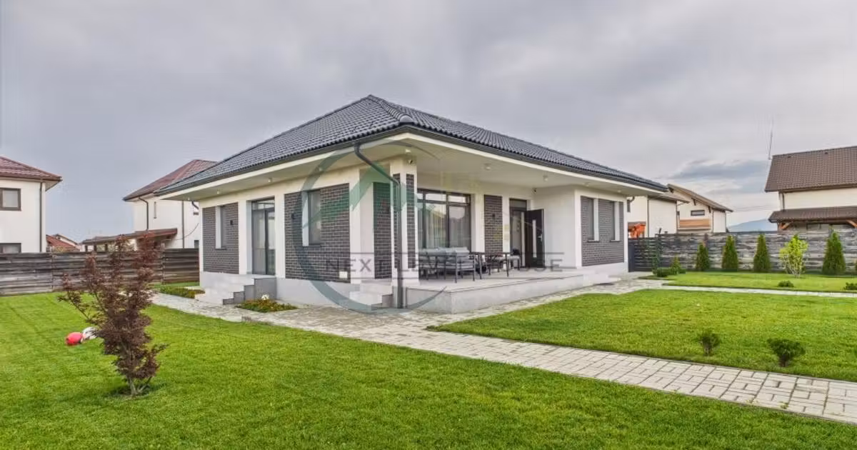 Casă individuală de vânzare cu 3 camere, mobilată în Tărlungeni