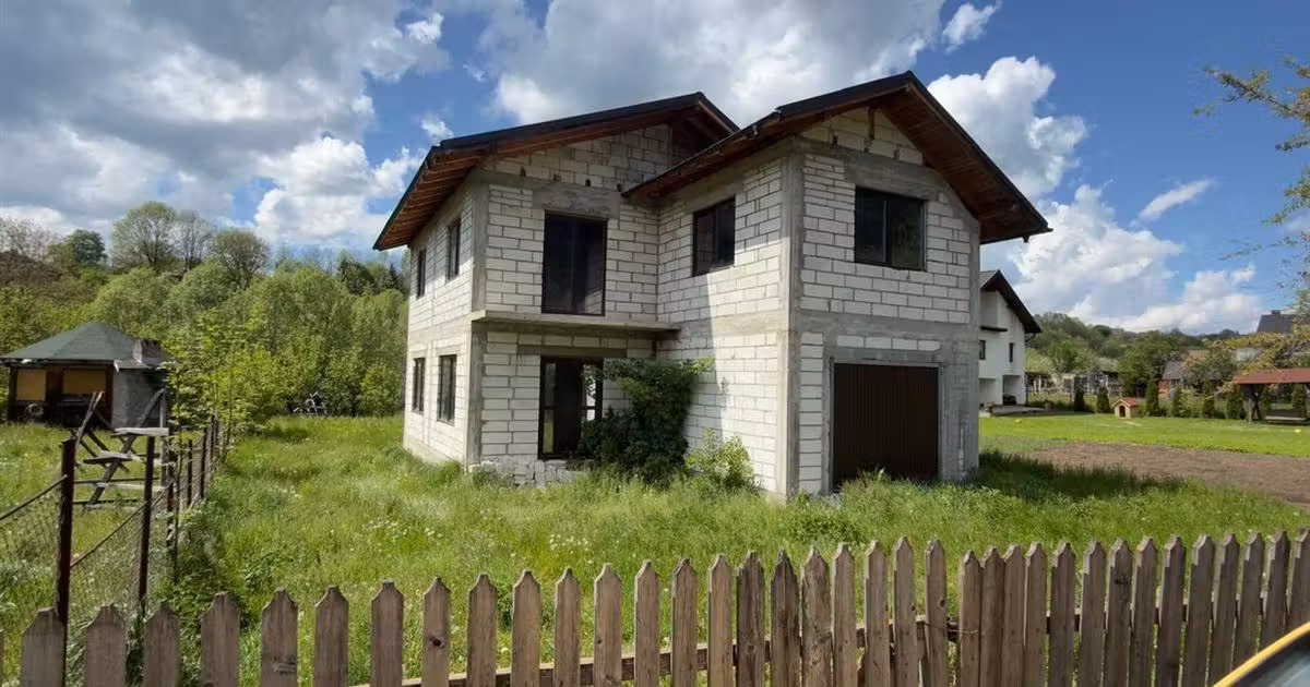 Casă individuală de vânzare cu 4 camere în Valea Doftanei