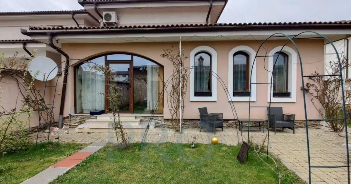 Casă individuală de vânzare cu 4 camere în Șelimbăr
