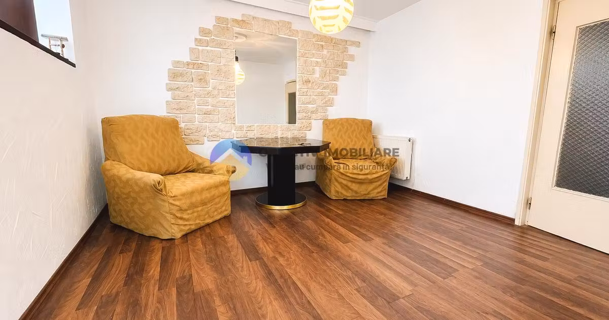 Apartament de vânzare cu 4 camere în zona Mărăței, Piatra-Neamț