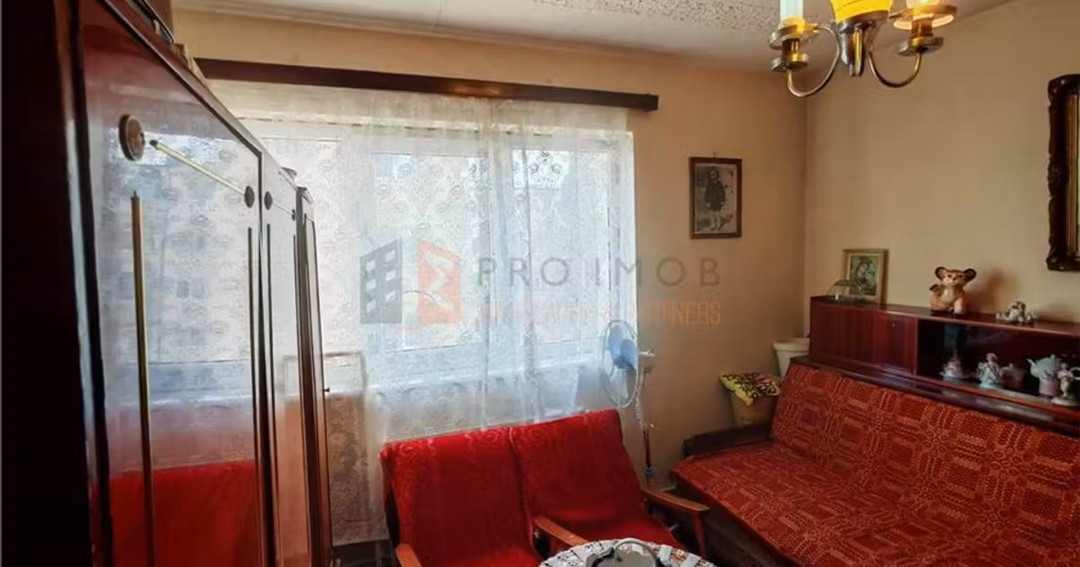 Apartament de vânzare cu 2 camere, mobilat în zona 1 Decembrie, Buzău
