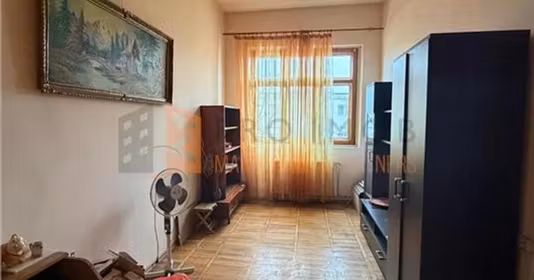 Apartament Broșteni