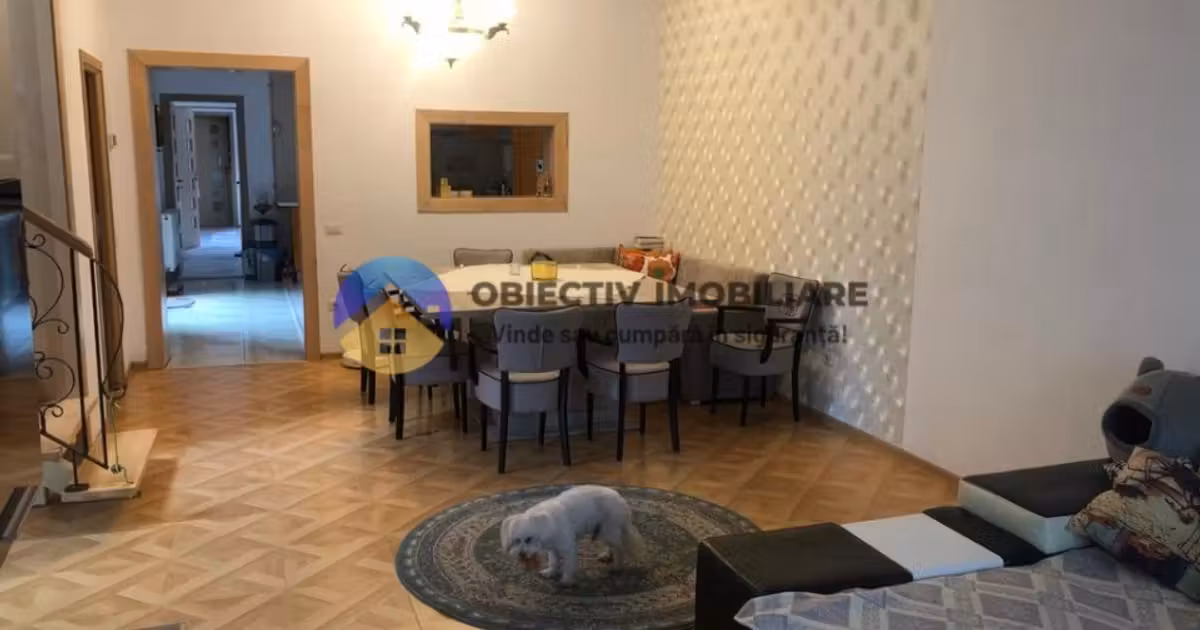 Casă individuală de vânzare cu 3 camere în zona Central, Piatra-Neamț