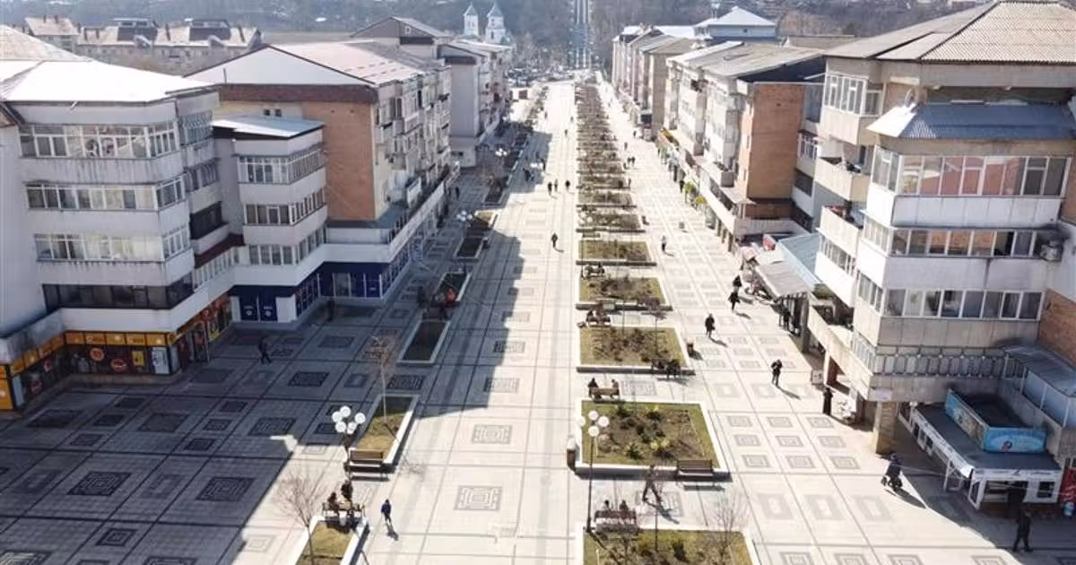 Spațiu comercial de vânzare de 121 mp, în Pașcani