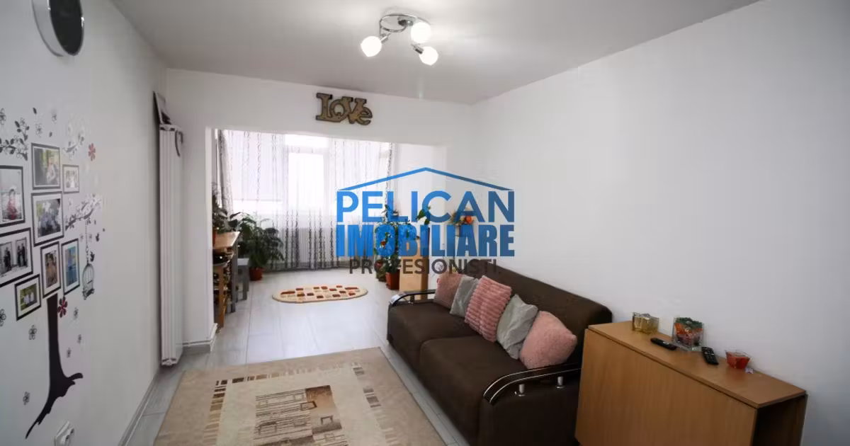 Apartament de vânzare cu 4 camere, mobilat în zona Central, Tulcea