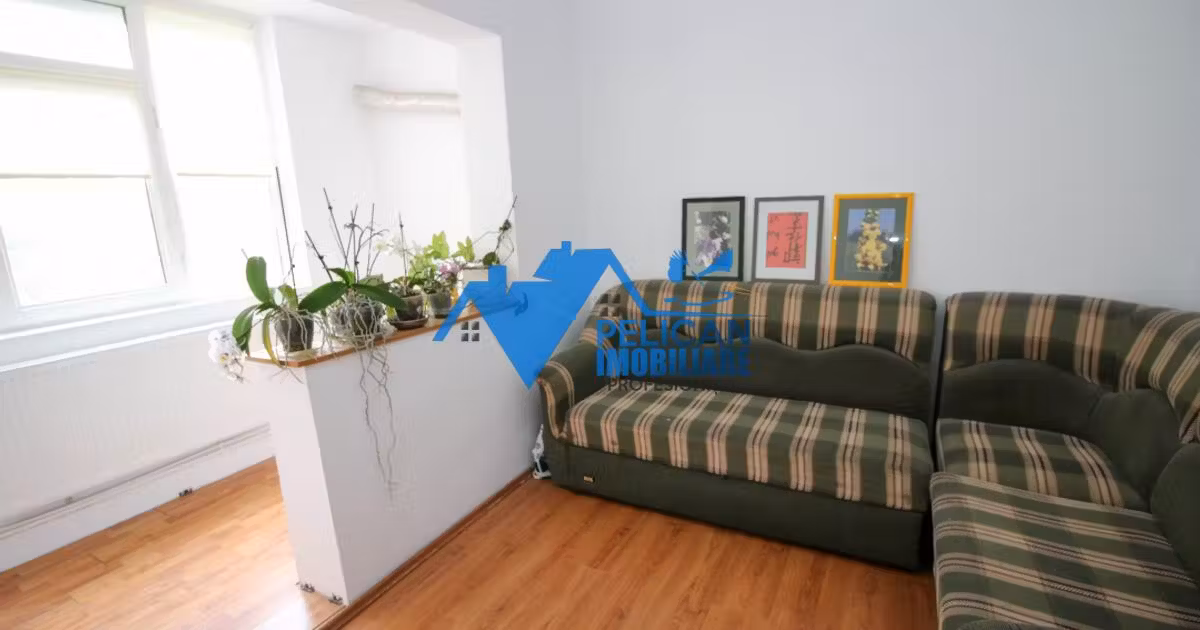 Apartament de vânzare cu 3 camere, mobilat în zona Central, Tulcea