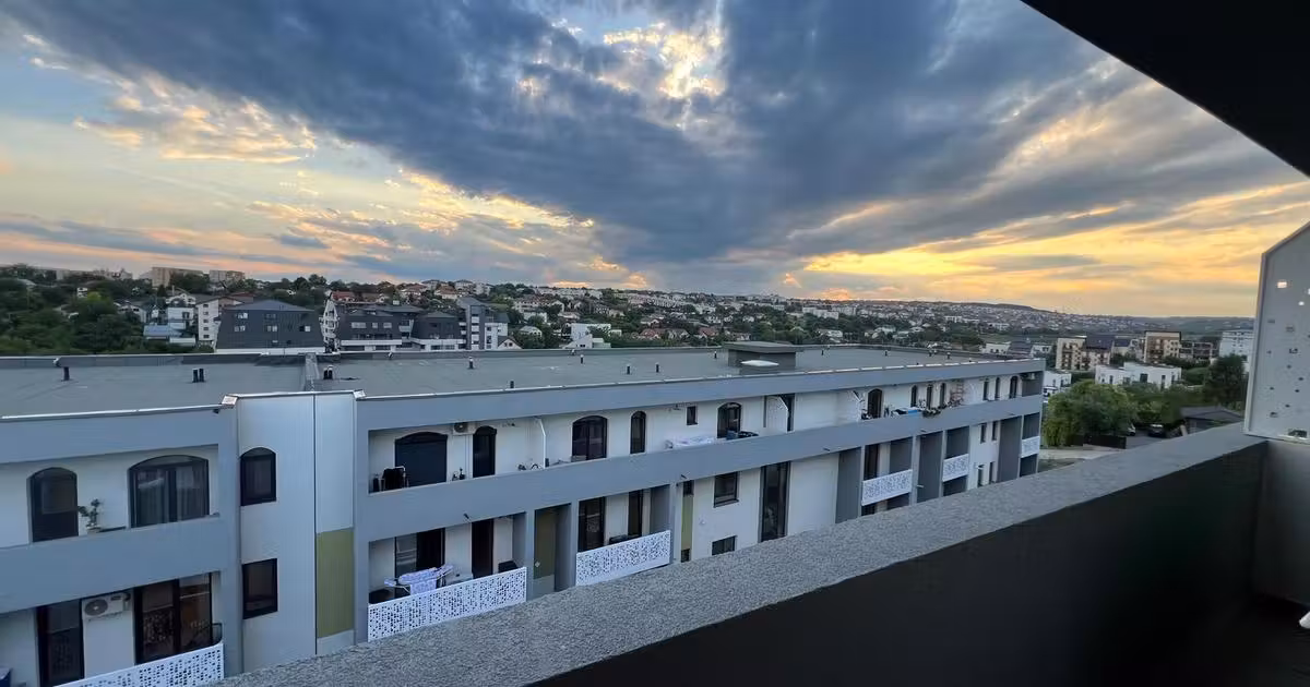 Apartament de vânzare cu 3 camere, mobilat în zona Păcurari, Iași