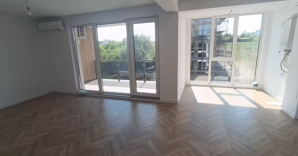 Apartament de vânzare cu 3 camere în Rediu