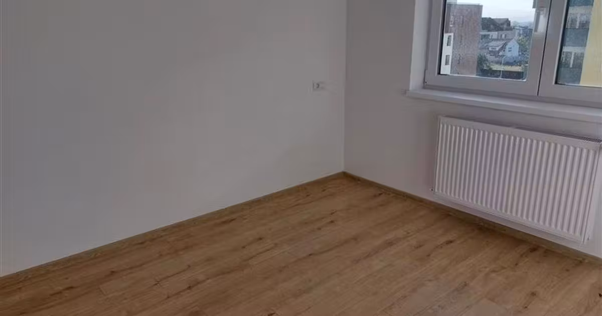 Apartament de vânzare cu 2 camere în zona Tractorul, Brașov