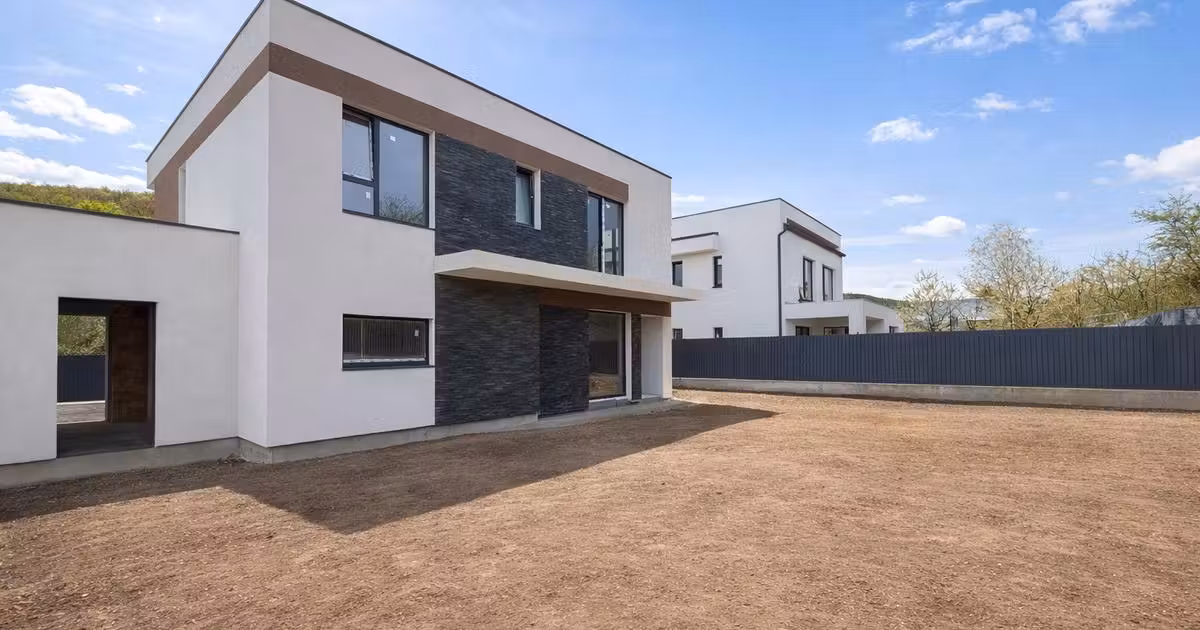 Casă individuală de vânzare cu 5 camere în zona Mănăștur, Cluj-Napoca