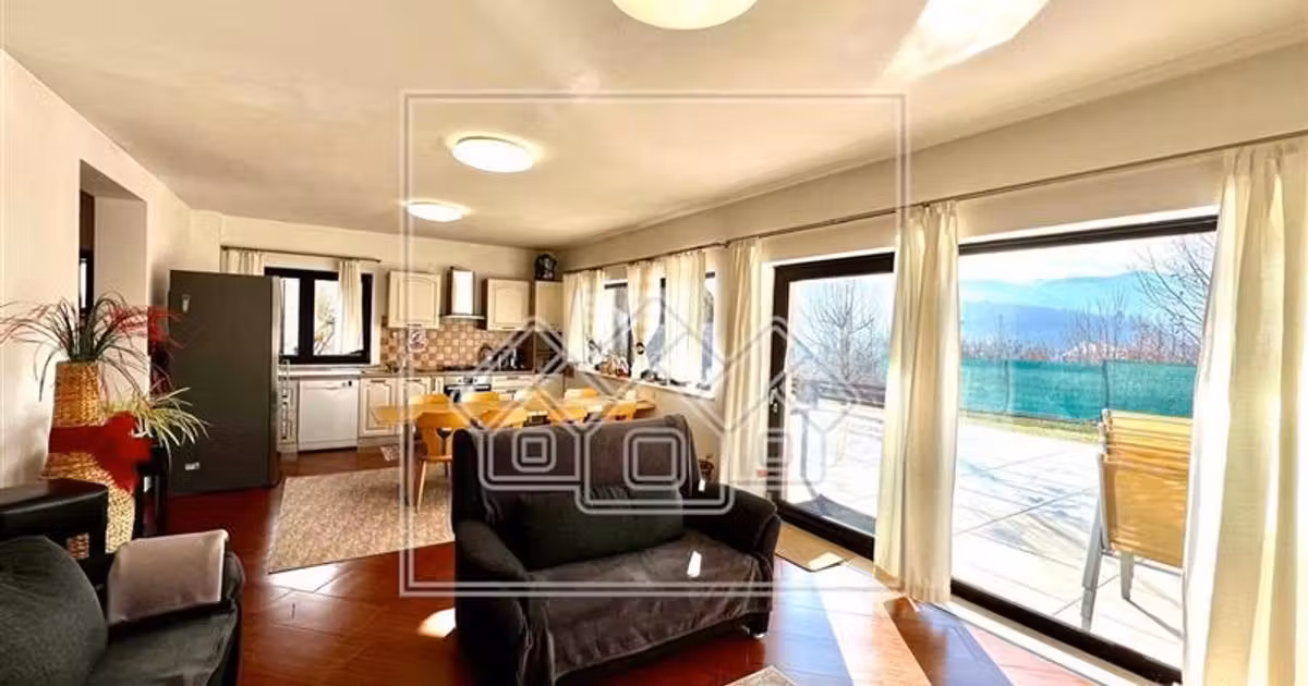 Hotel/Pensiune de vânzare de 450 mp, în Cisnădioara