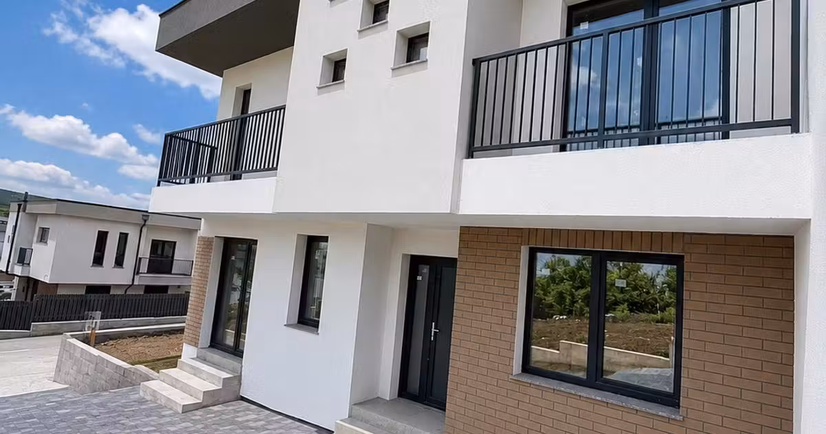 Casă individuală de vânzare cu 4 camere în Florești