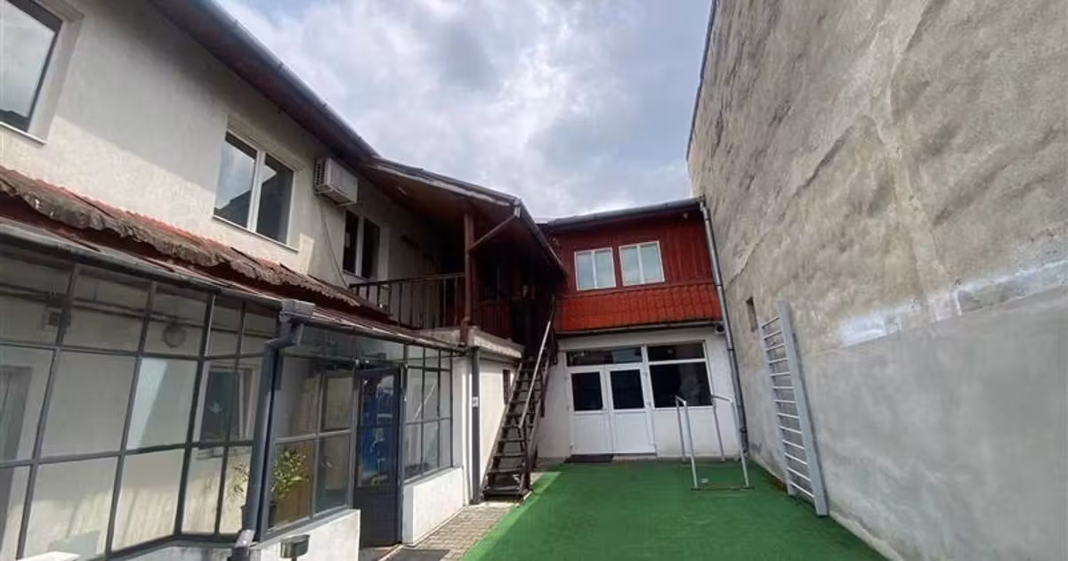 Casă de vânzare cu 7 camere în zona 7 Noiembrie, Târgu Mureș