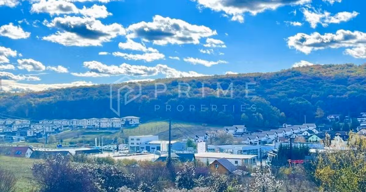Teren Construcții intravilan de vânzare de 10000 mp, în Corunca