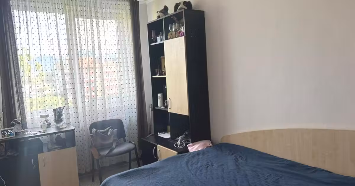 Apartament de vânzare cu 3 camere în zona Triaj, Brașov