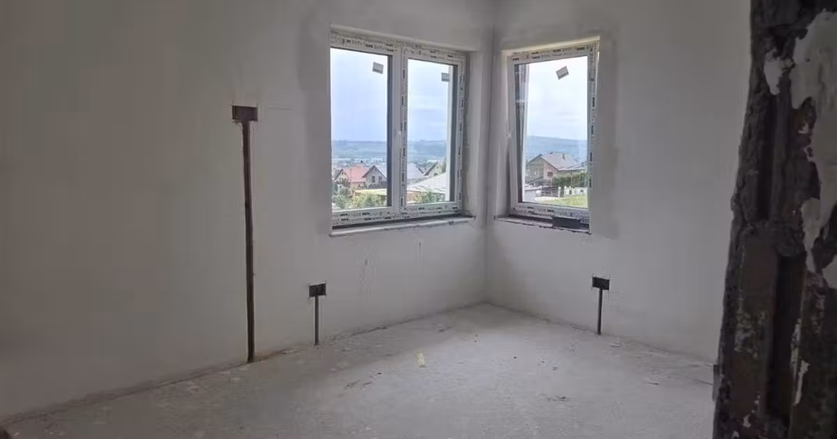 Casă individuală de vânzare cu 5 camere în zona Burdujeni, Suceava