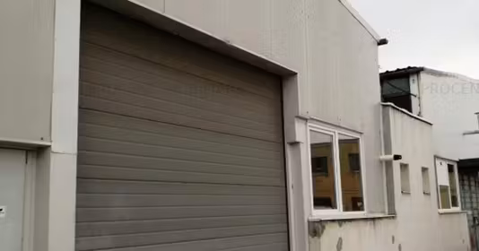 Spațiu comercial Tractorul