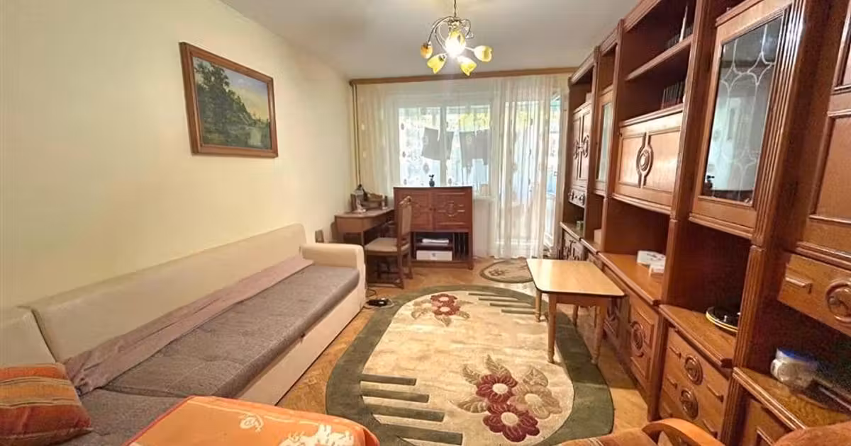 Apartament de vânzare cu 3 camere în zona George Enescu, Suceava