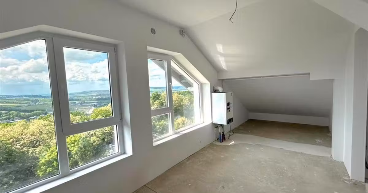 Penthouse de vânzare cu 3 camere în zona Burdujeni, Suceava