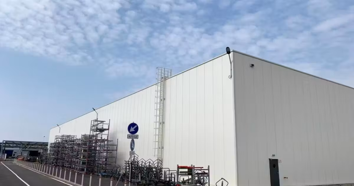 Spațiu industrial de vânzare 4200 mp în zona Central, Pitești
