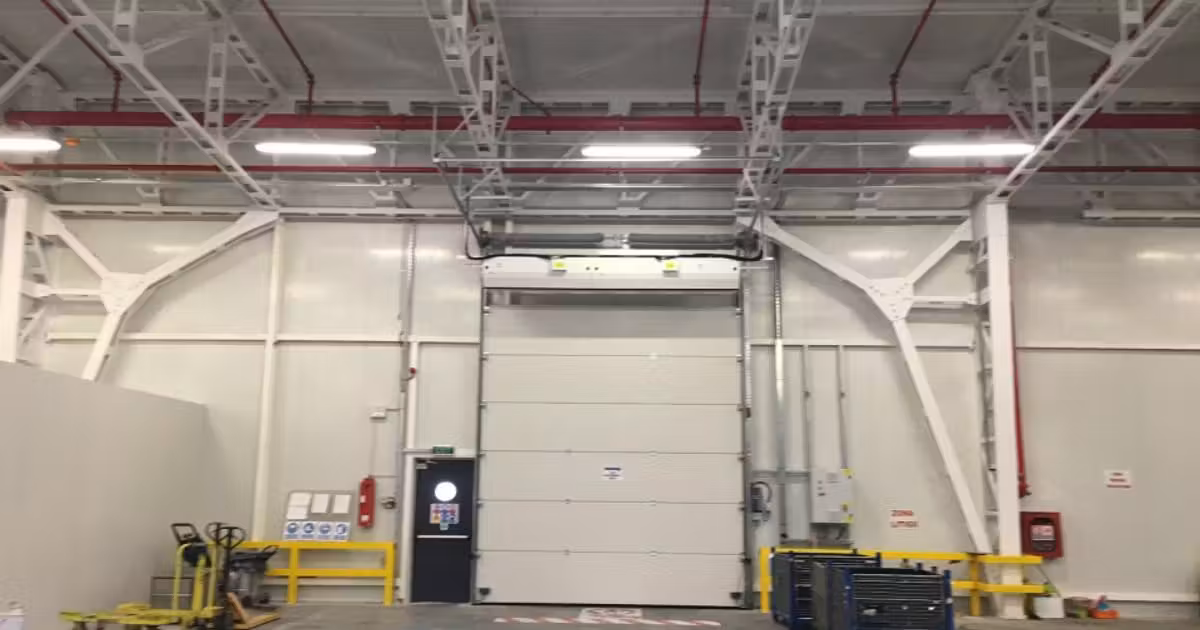 Spațiu industrial de vânzare 4500 mp în zona Central, Pitești
