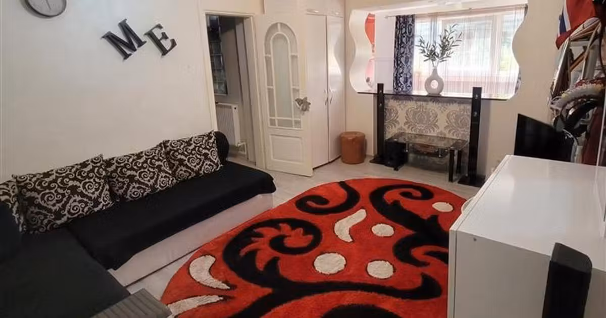 Apartament de vânzare cu 3 camere, mobilat în zona George Enescu, Suceava