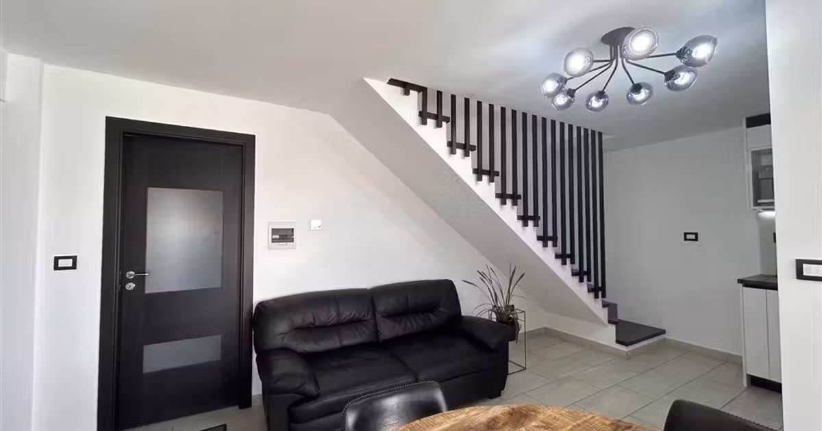 Apartament de vânzare cu 3 camere, mobilat în zona George Enescu, Suceava