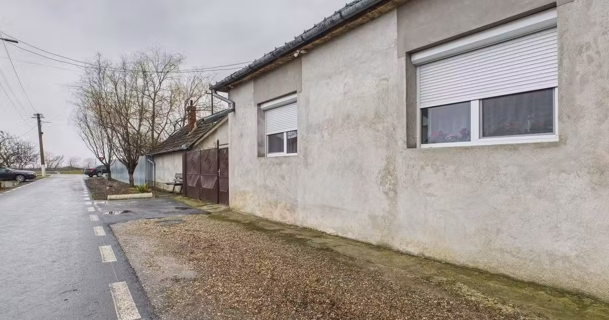 Casă individuală de vânzare cu 3 camere în Nădab