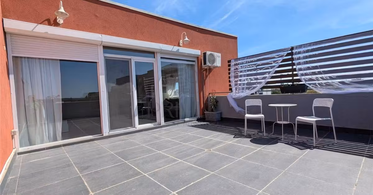 Penthouse de vânzare cu 3 camere, mobilat în zona Aradului, Timișoara