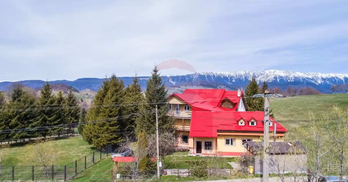 Duplex de vânzare cu 11 camere în Fundata