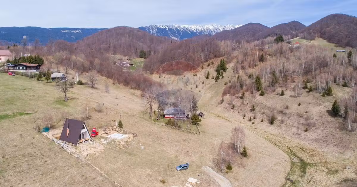 Teren Construcții intravilan de vânzare de 1788 mp, în Dâmbovicioara