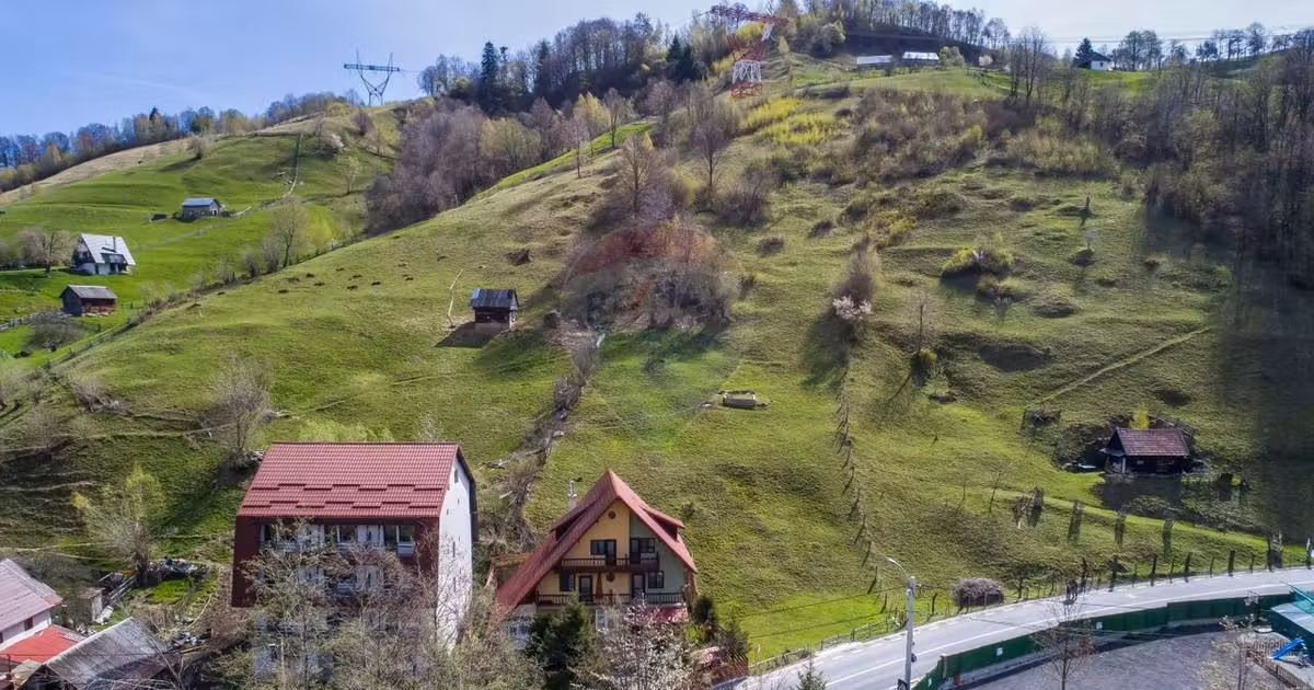 Teren Construcții intravilan de vânzare de 5735 mp, în Moieciu