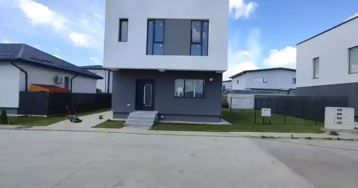 Casă de vânzare cu 4 camere în Tunari